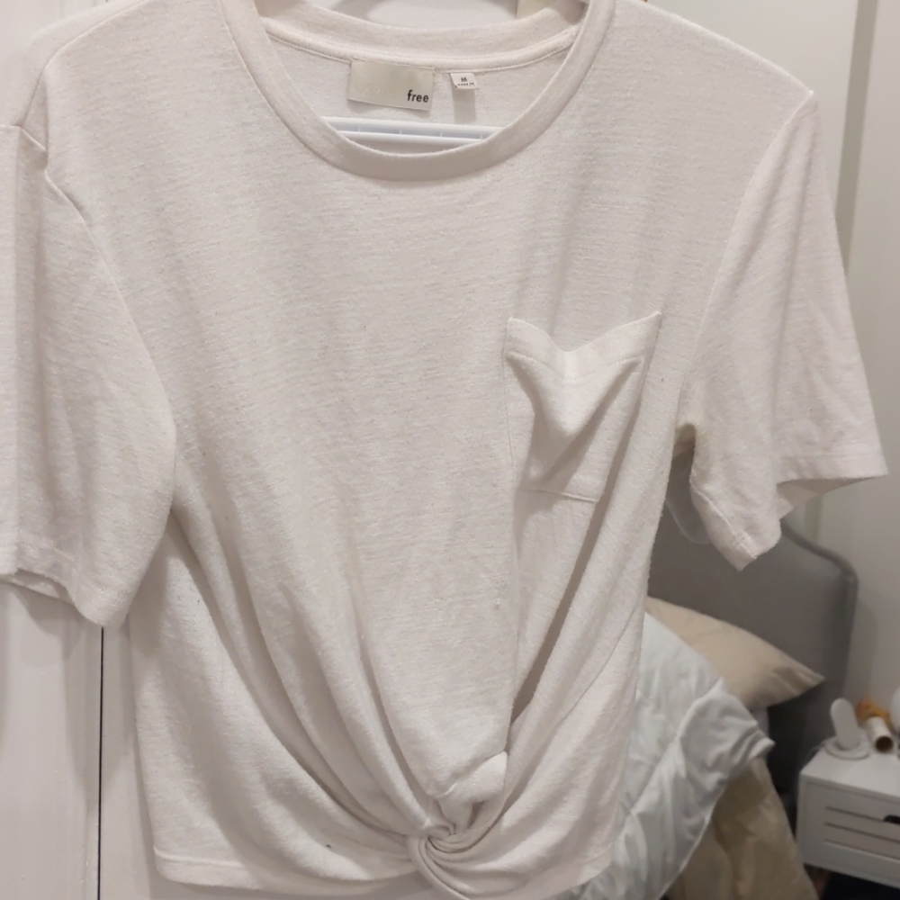 Aritzia/Wilfred tie front tee